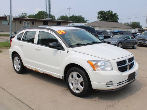 Used 2009 Dodge Caliber SXT FWD image 2