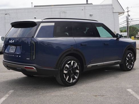 Used 2027 Kia Telluride S w/ Towing Package AWD/4WD image 11