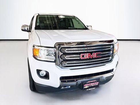Used 2015 GMC Canyon SLT w/ Driver Alert Package AWD/4WD image 3