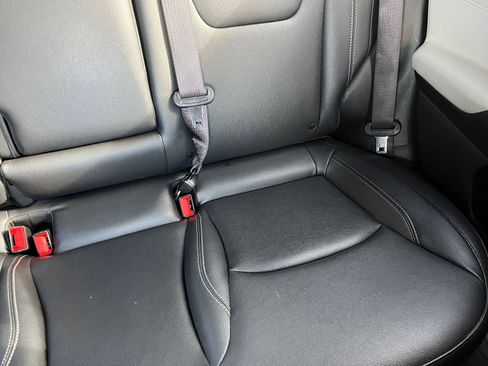 Used 2025 Jeep Compass Limited image 38