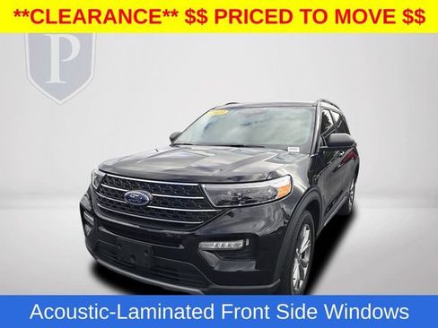 Used 2023 Ford Explorer XLT w/ Equipment Group 202A AWD/4WD image 13