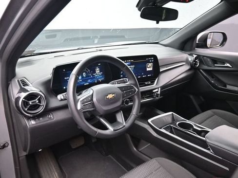 Used 2025 Chevrolet Equinox LT FWD image 14