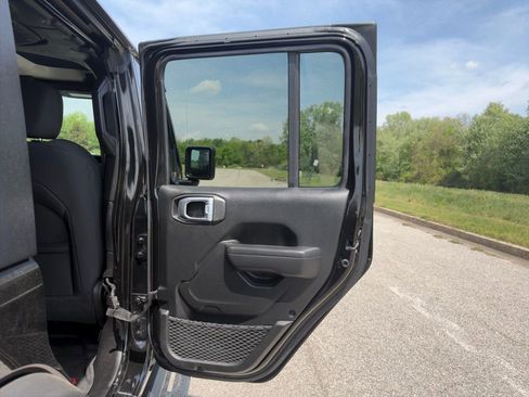 Used 2022 Jeep Wrangler Unlimited Sport AWD/4WD image 28