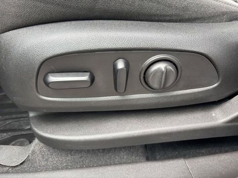 Used 2020 Chevrolet Equinox LS w/ LPO, Cargo Package AWD/4WD image 9