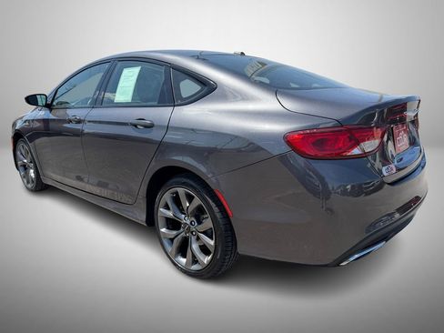 Used 2016 Chrysler 200 S FWD image 4