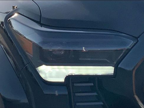 Certified 2026 Toyota Tacoma Limited AWD/4WD image 28