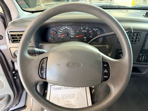 Used 2002 Ford F350 Lariat image 9