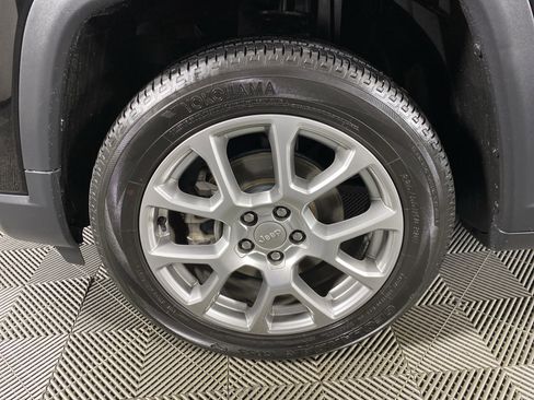 Used 2022 Jeep Compass Latitude image 13