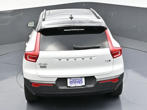 Used 2022 Volvo XC40 T5 R-Design image 44