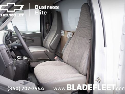 New 2024 Chevrolet Express 4500 w/ Power Convenience Package RWD image 19