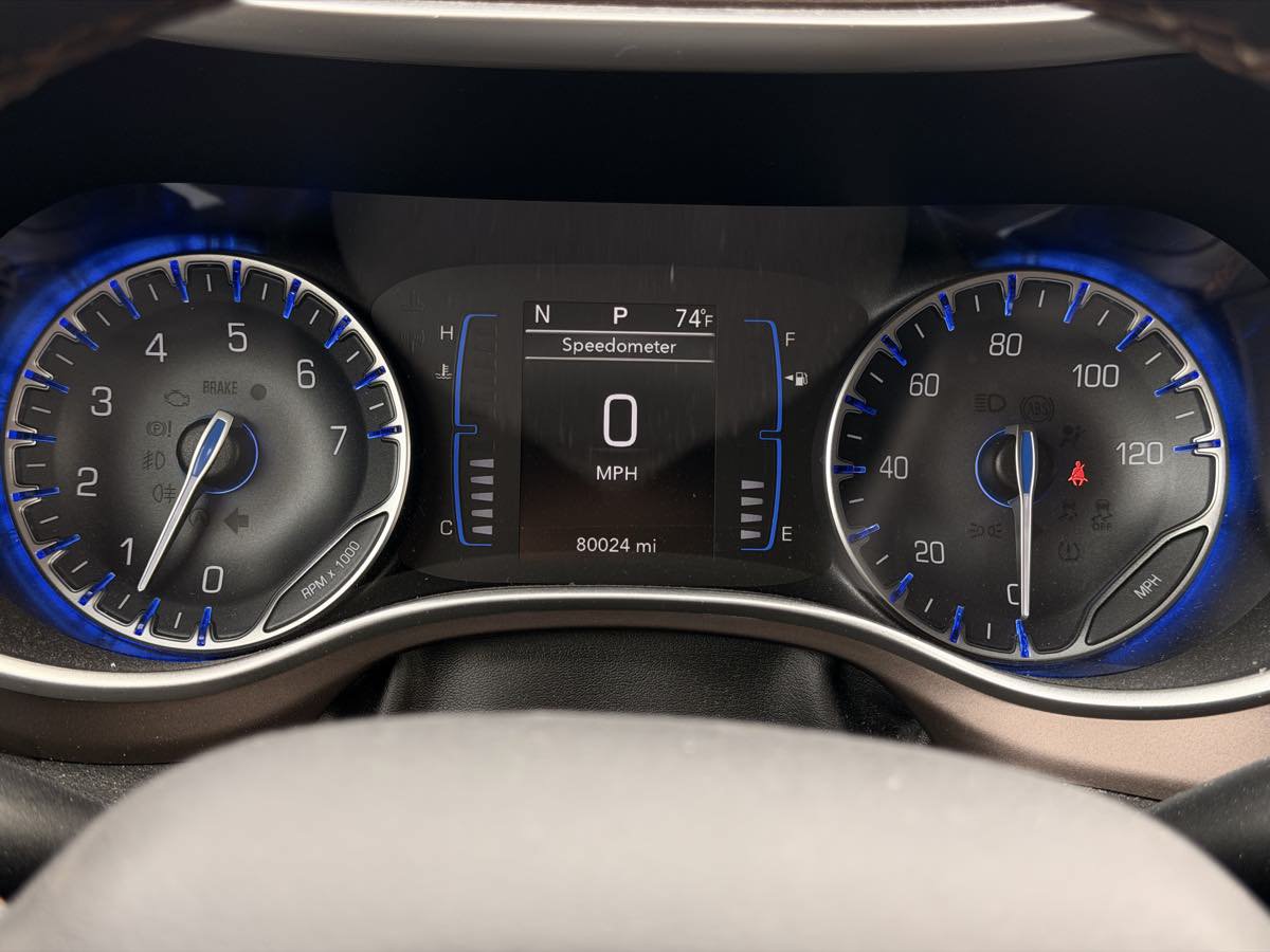Used 2019 Chrysler Pacifica Touring-L FWD image 21