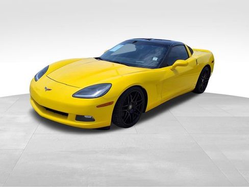 Used 2007 Chevrolet Corvette Coupe w/ Preferred Equipment Group RWD image 3