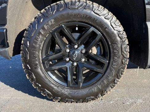 Used 2021 Chevrolet Silverado 1500 Custom Trail Boss w/ LPO, Dark Essentials Package image 26