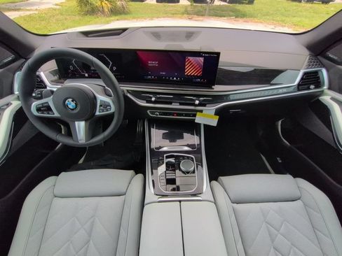 New 2026 BMW X5 xDrive40i w/ M Sport Package AWD/4WD image 14