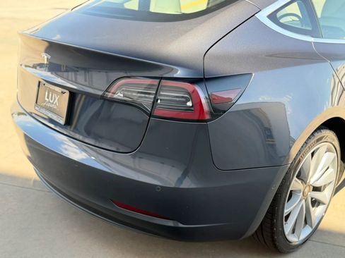 Used 2019 Tesla Model 3 Mid Range RWD image 8