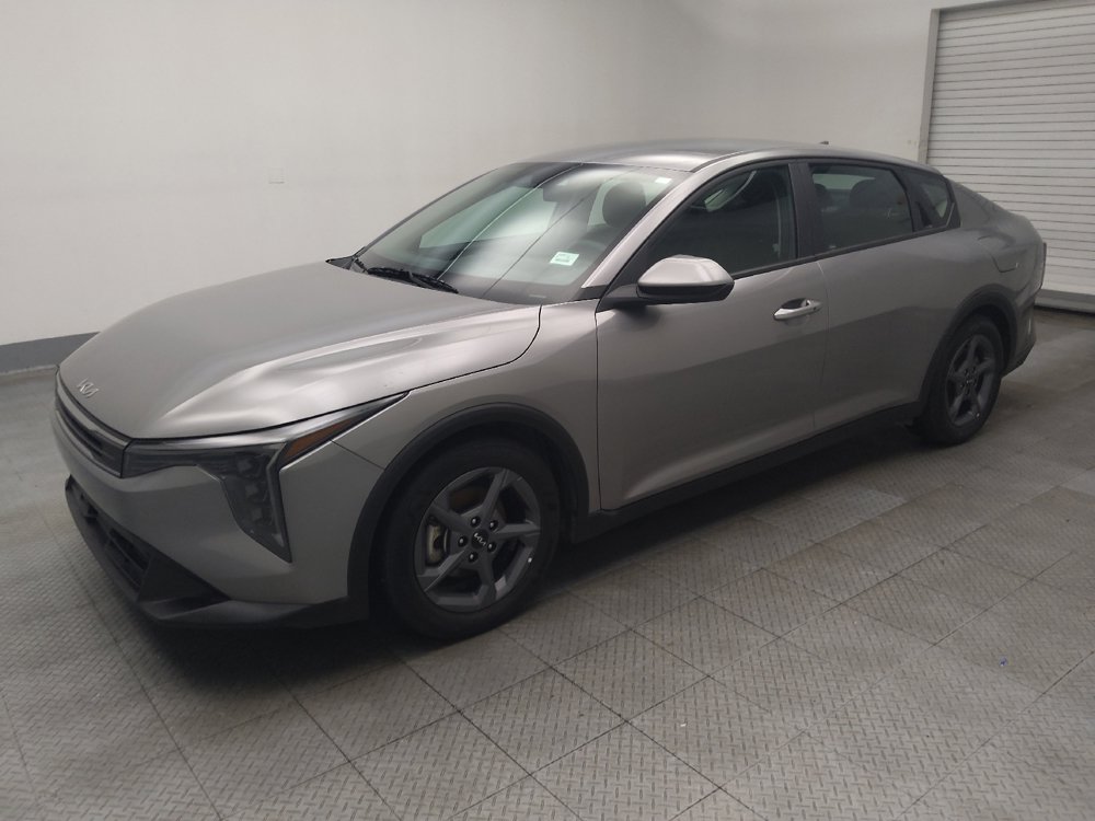 Used 2025 Kia K4 FWD image 2