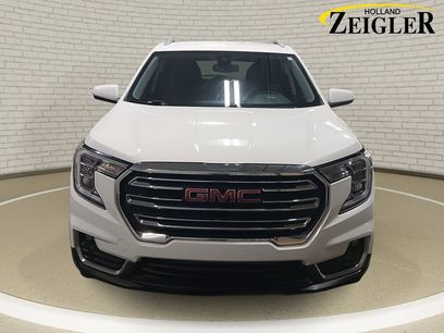 Used 2024 GMC Terrain SLT