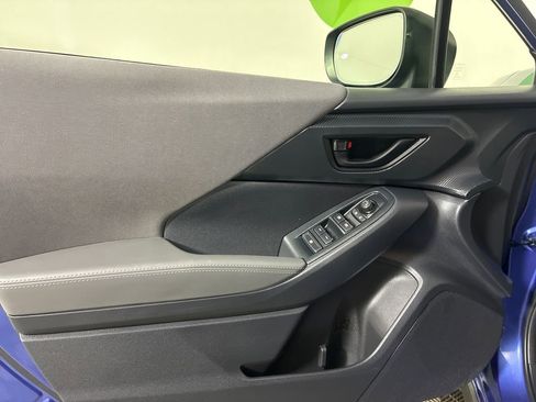 Used 2025 Subaru Crosstrek 2.0i Premium image 27