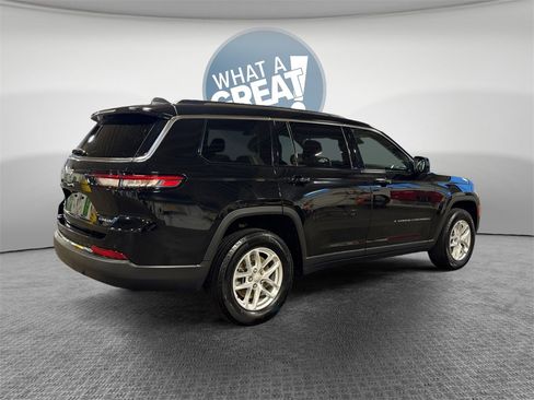 Used 2023 Jeep Grand Cherokee L Laredo image 3