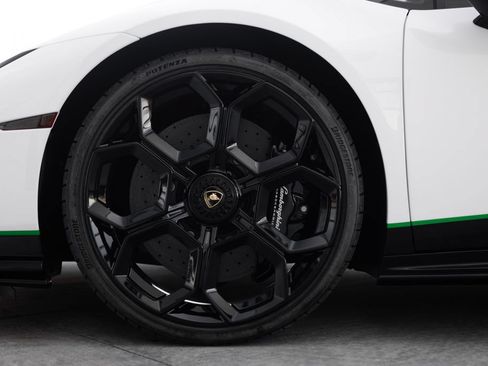 Used 2023 Lamborghini Huracan Tecnica RWD image 15