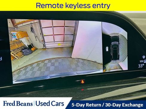 Used 2023 Cadillac Escalade Premium Luxury image 18