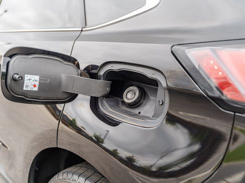 Used 2024 Ford Edge SEL image 16