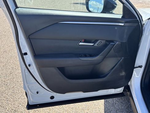 Used 2023 MAZDA CX-50 2.5 S w/ Preferred Plus Pkg image 15