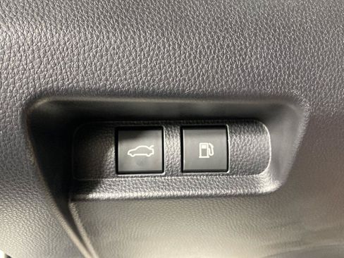 Used 2025 Toyota Crown Platinum AWD/4WD image 24