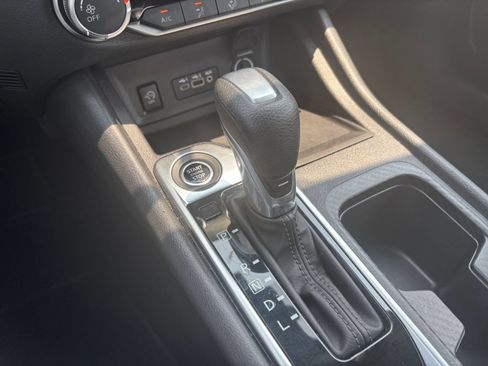 Used 2025 Nissan Sentra SV FWD image 36