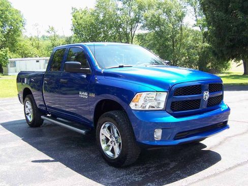 Used 2015 RAM 1500 Express AWD/4WD image 3