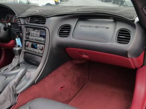 Used 1998 Chevrolet Corvette Convertible image 33