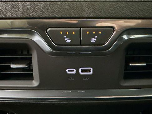 New 2026 Chevrolet Silverado 1500 High Country w/ High Country Premium Package AWD/4WD image 26