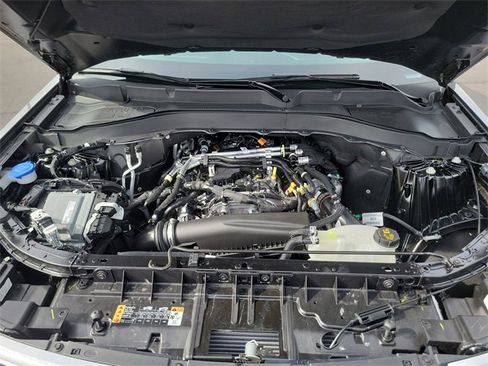 Used 2025 Ford Explorer Active image 32