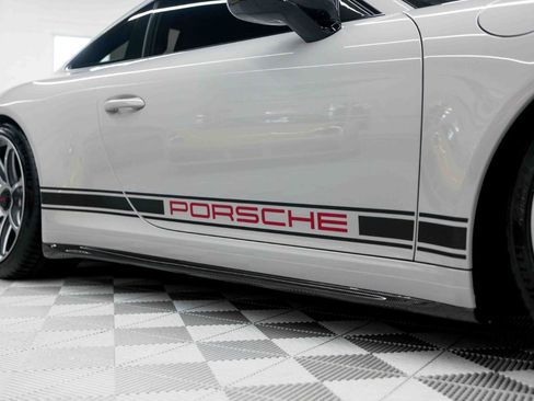 Used 2018 Porsche 911 GT3 RWD image 22