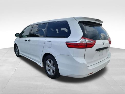 Used 2019 Toyota Sienna L FWD image 7