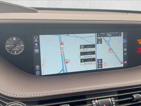 Used 2018 Lexus LS 500 AWD w/ Accessory Package (Z2) image 9