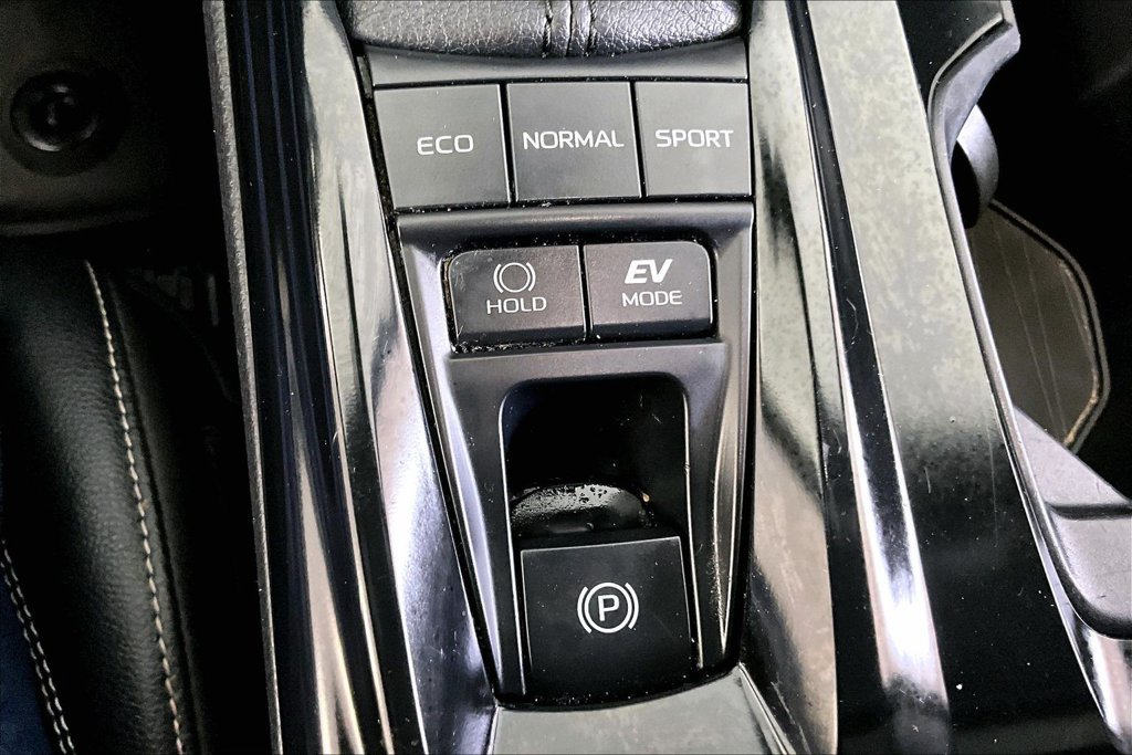 Used 2025 Toyota Camry SE FWD image 15