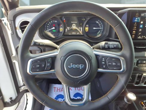 Used 2024 Jeep Wrangler Unlimited Sahara AWD/4WD image 11