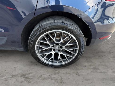 Used 2018 Porsche Macan Sport Edition AWD/4WD image 44