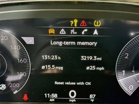 Used 2023 Bentley Bentayga AWD/4WD image 12
