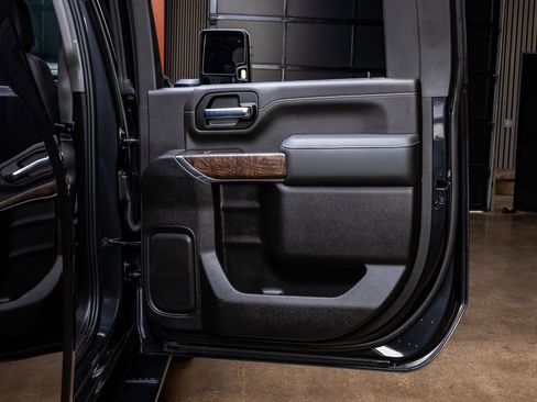 Used 2020 GMC Sierra 3500 Denali w/ Denali Ultimate Package image 38