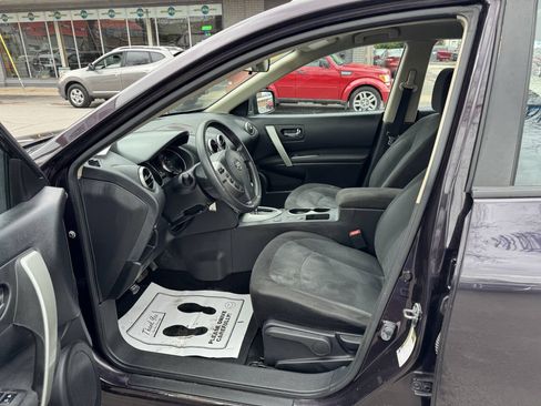 Used 2015 Nissan Rogue S w/ Convenience Package AWD/4WD image 6