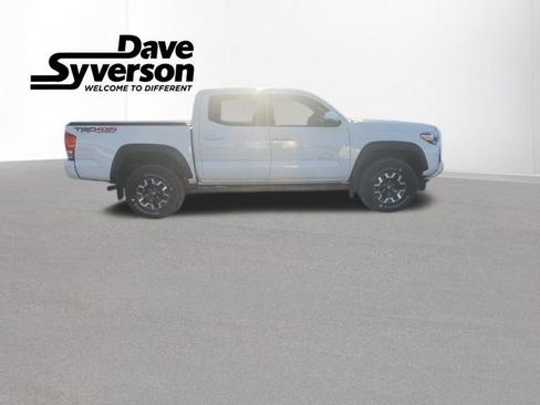 Used 2016 Toyota Tacoma TRD Off-Road image 4