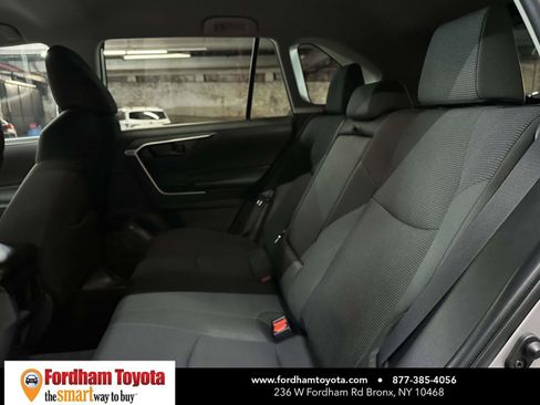 Certified 2022 Toyota RAV4 LE AWD/4WD image 16