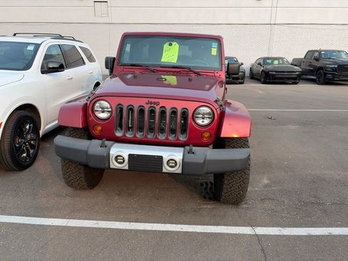 Used 2012 Jeep Wrangler Unlimited Sahara w/ Connectivity Group AWD/4WD image 2