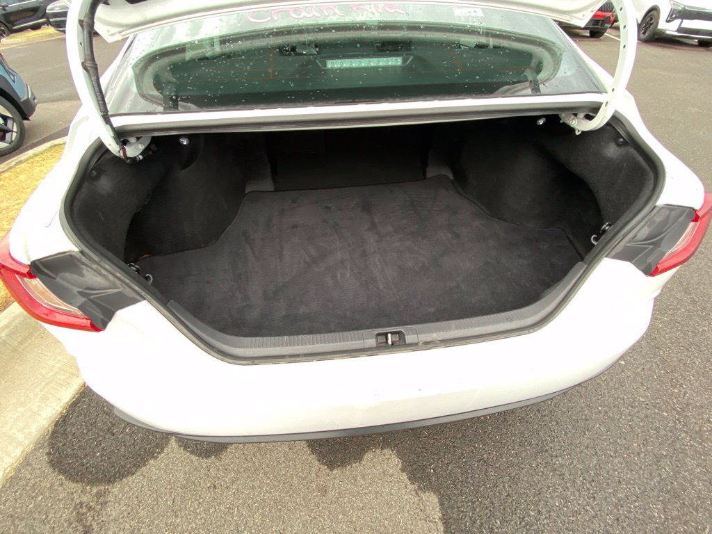 Used 2025 Toyota Camry SE FWD image 9
