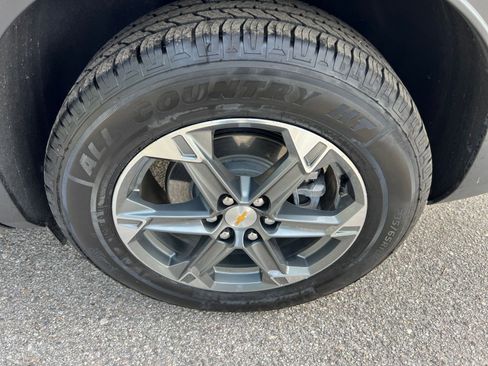 Used 2025 Chevrolet Blazer LT image 25