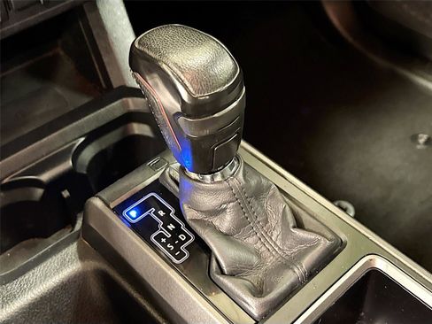 Used 2020 Toyota Tacoma TRD Off-Road image 16