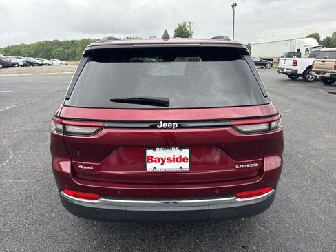 Used 2025 Jeep Grand Cherokee Laredo X w/ Luxury Tech Group I AWD/4WD image 11