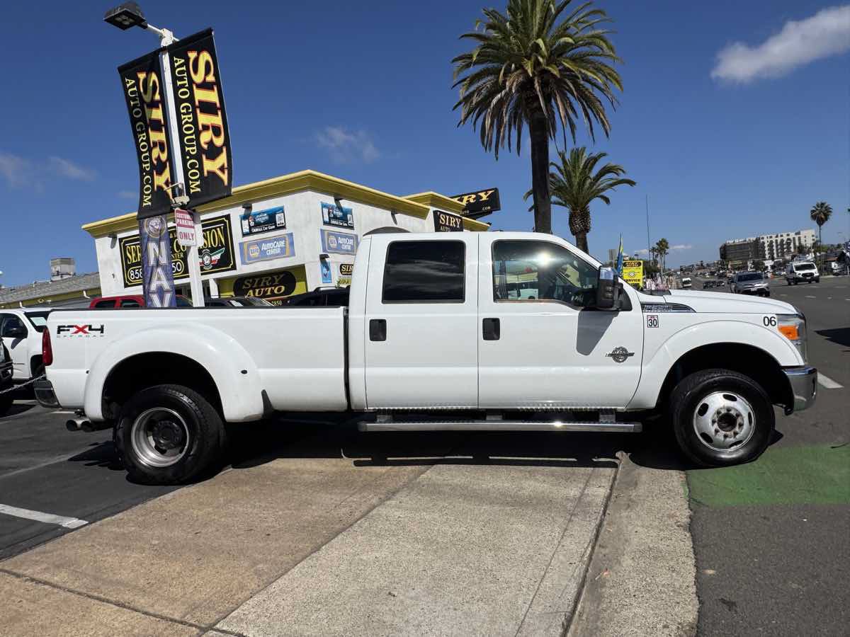 Used 2011 Ford F350 XLT w/ XLT Premium Pkg AWD/4WD image 4